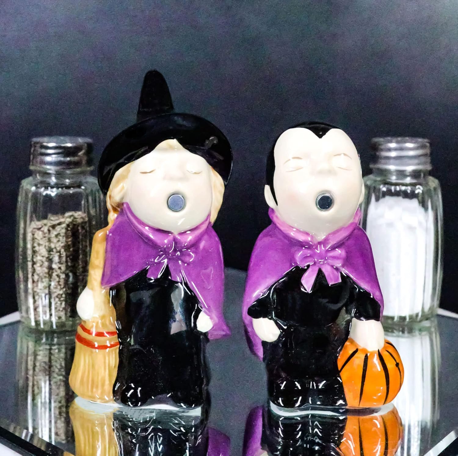 Ebros Gift Halloween Villains Vampire Dracula Kissing Witch With Broomstick Salt And Pepper Shakers Set Magnetic Ceramic Figurines With Rubber Stoppers Wicca Witchcraft Witches Themed Accents - Image 8